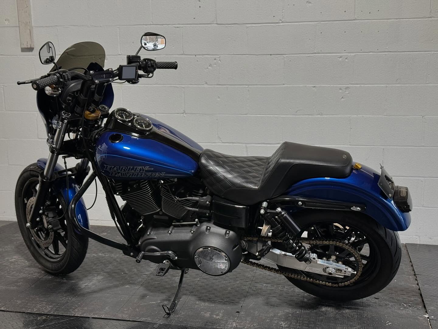 2016 FXDL