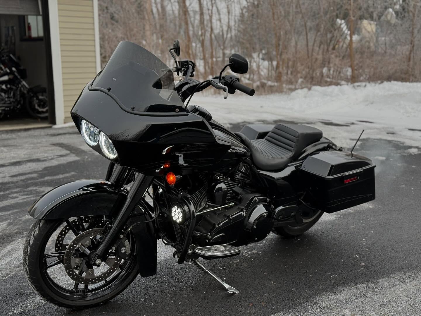 2011 ROAD GLIDE Built 103" Baker trans