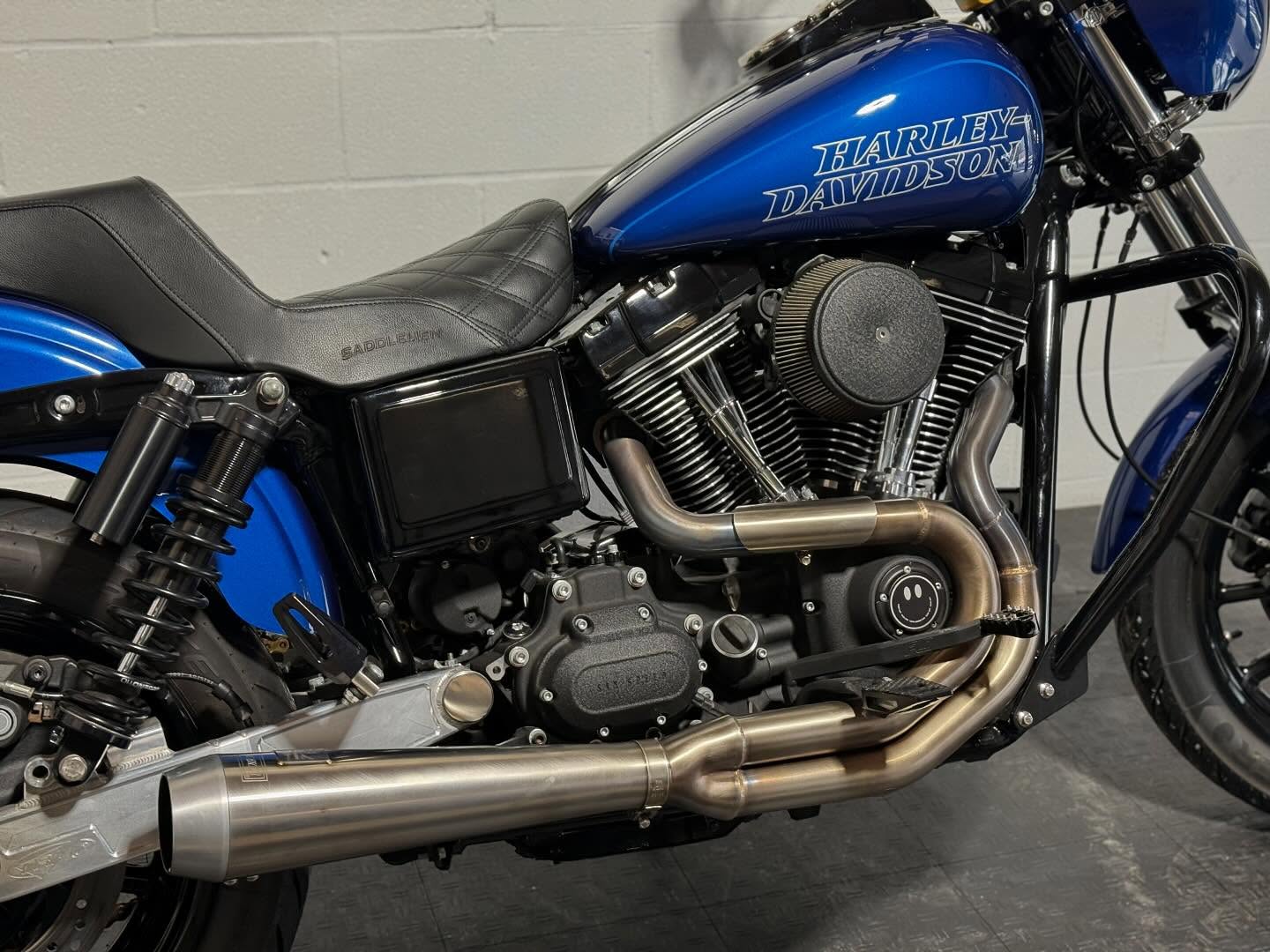 2016 FXDL