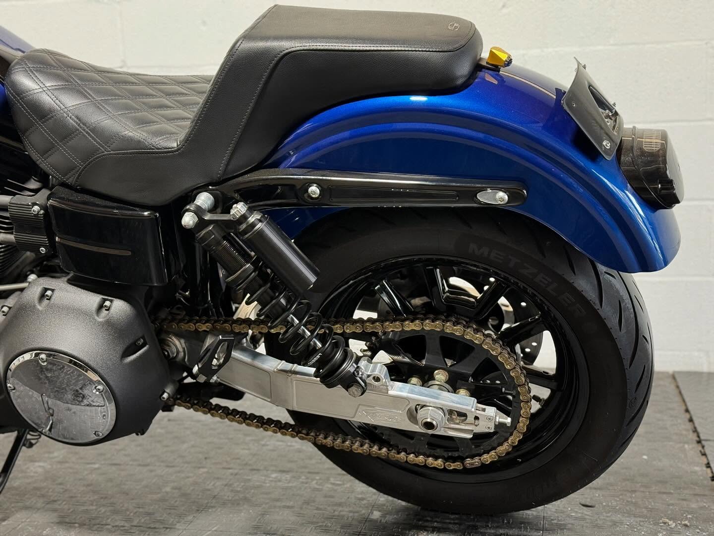 2016 FXDL