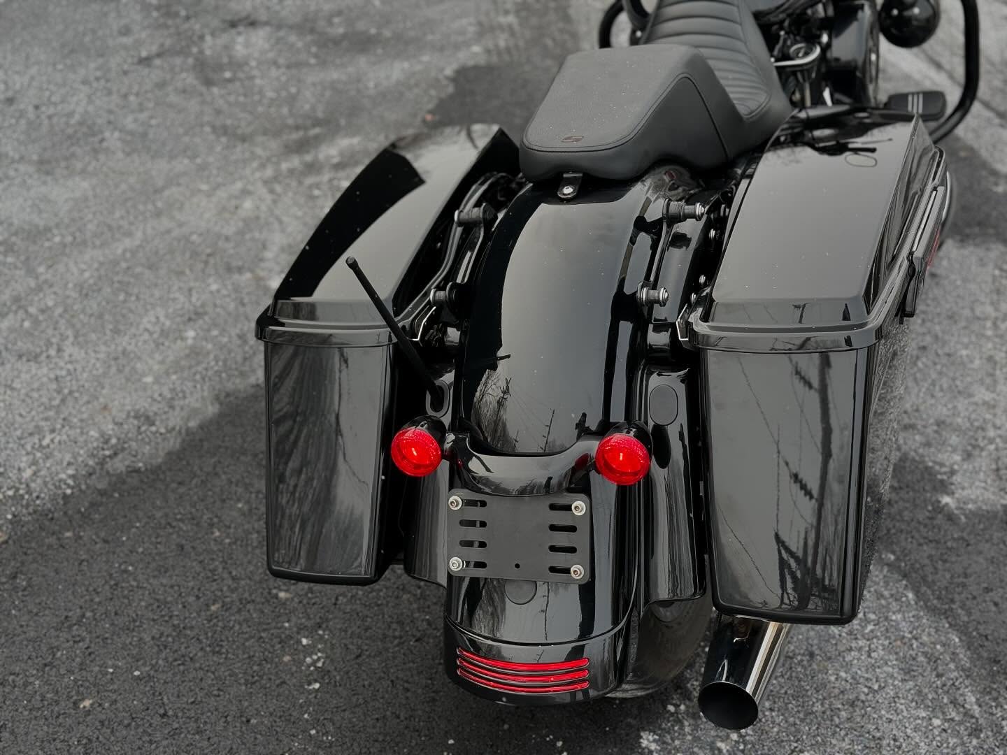 2011 ROAD GLIDE Built 103" Baker trans