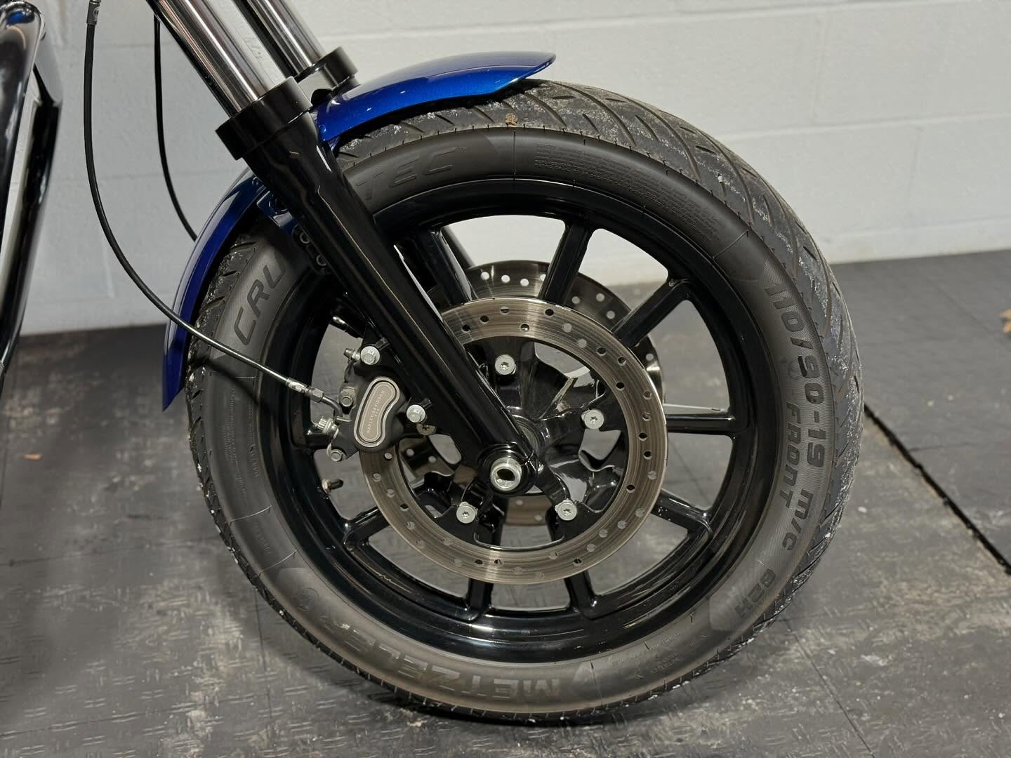 2016 FXDL