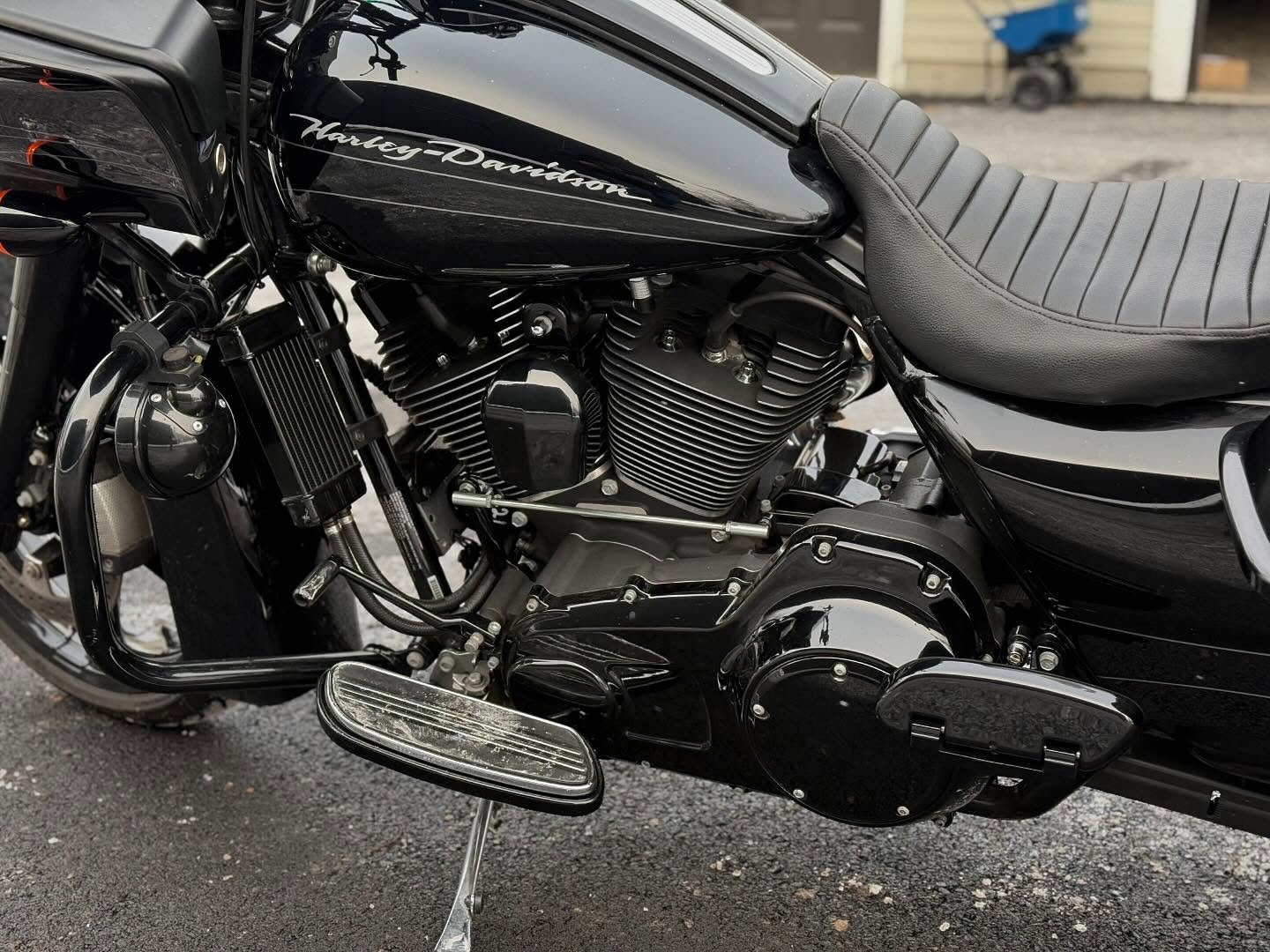 2011 ROAD GLIDE Built 103" Baker trans