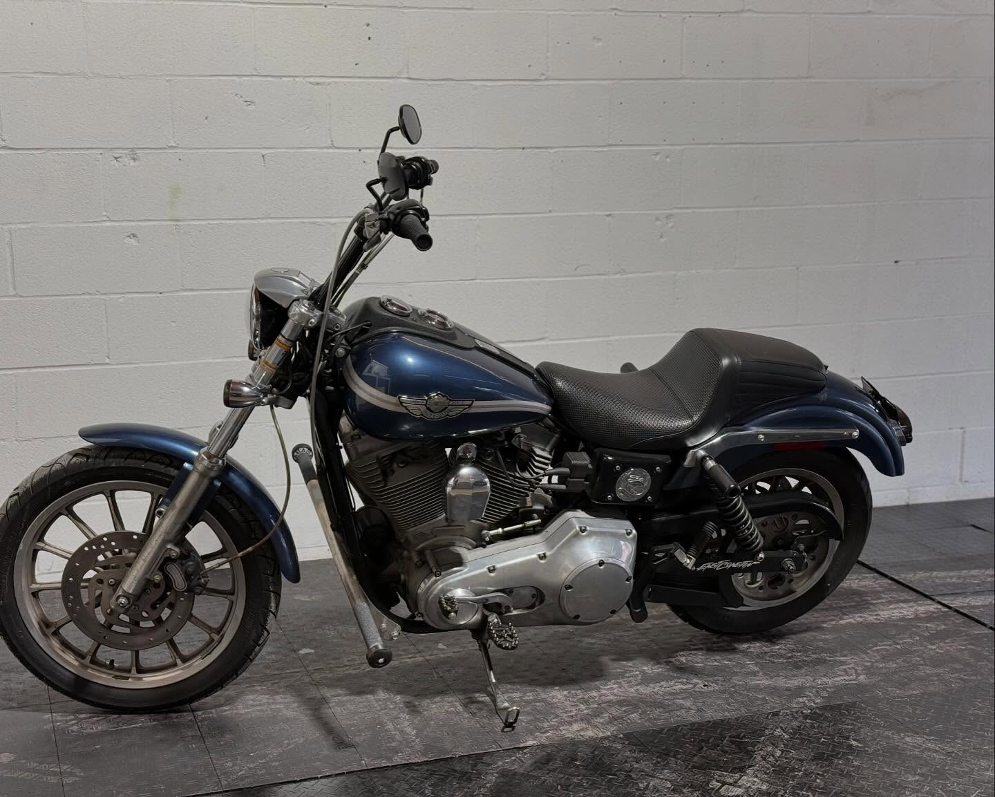2003 FXD