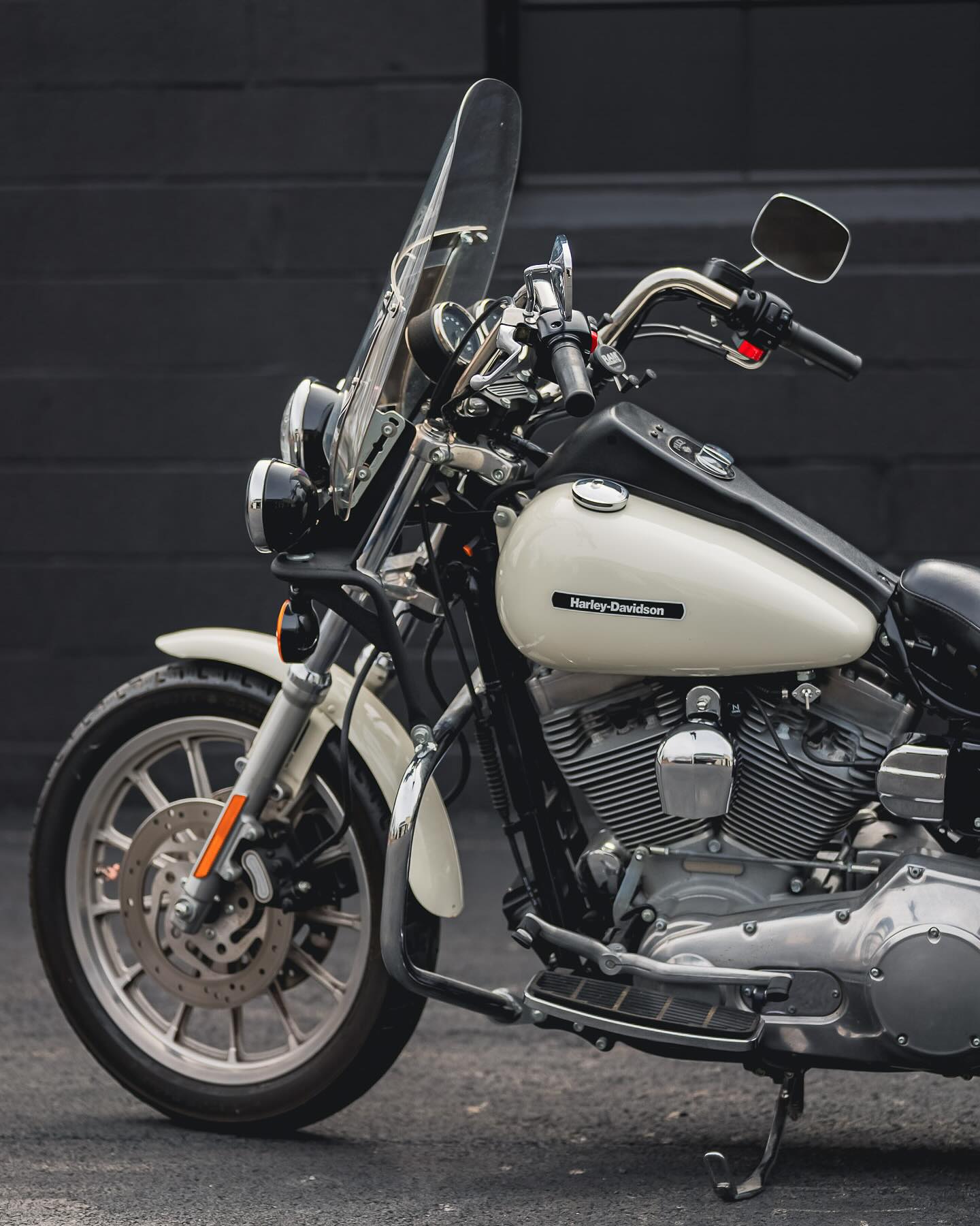 2001 FXDP