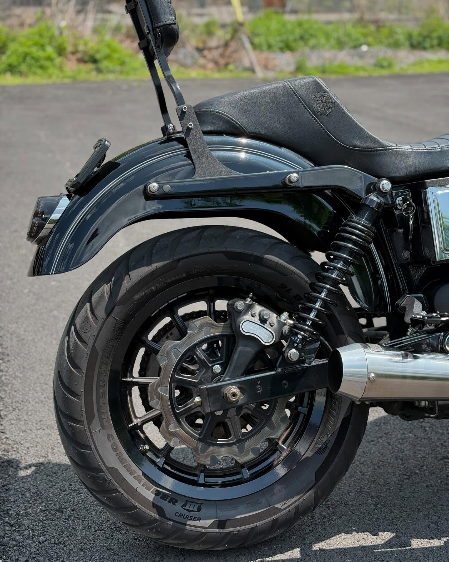 2004 FXDLi