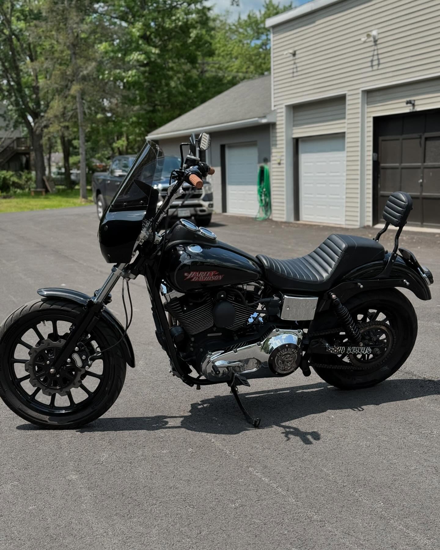 2004 FXDLi