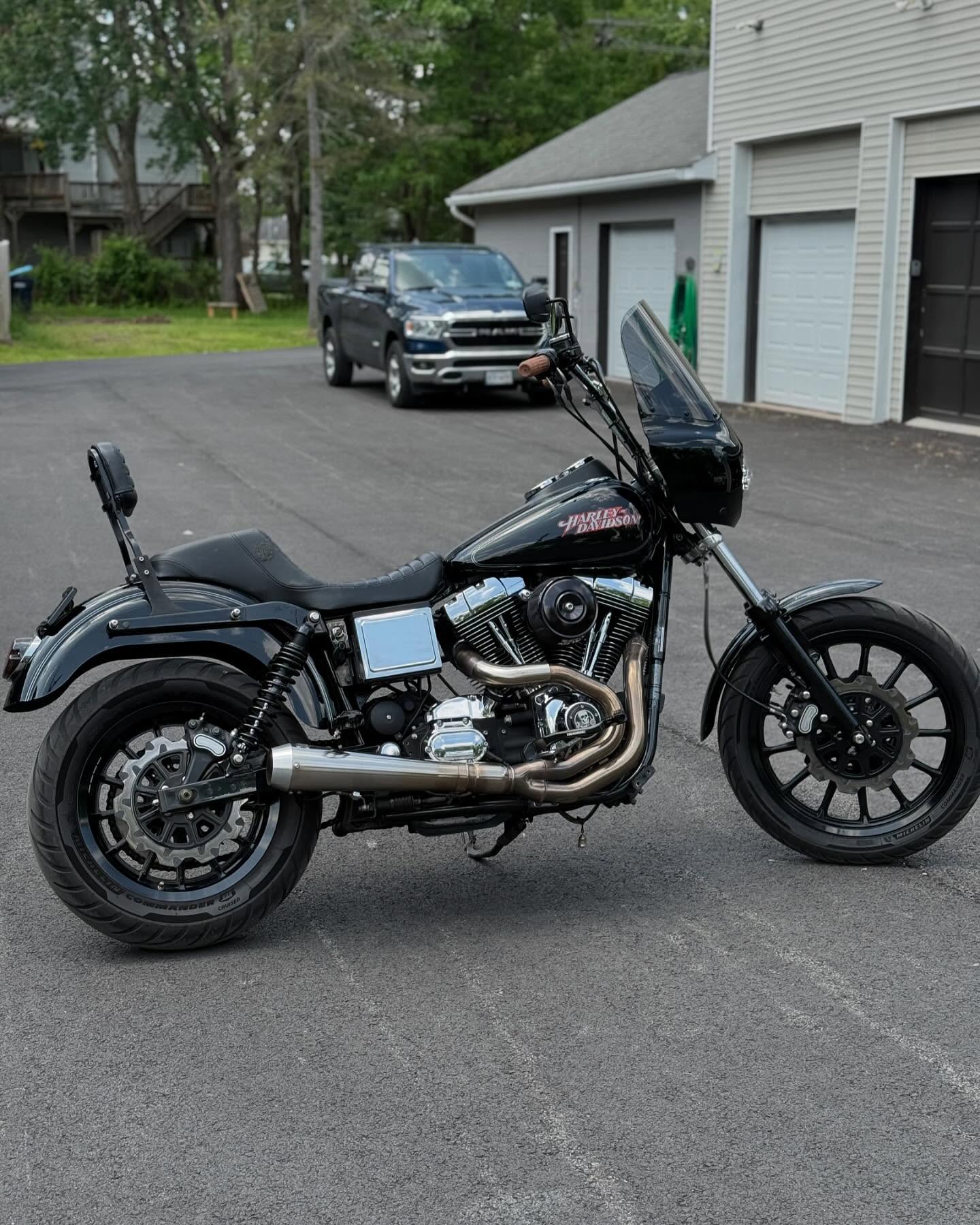 2004 FXDLi