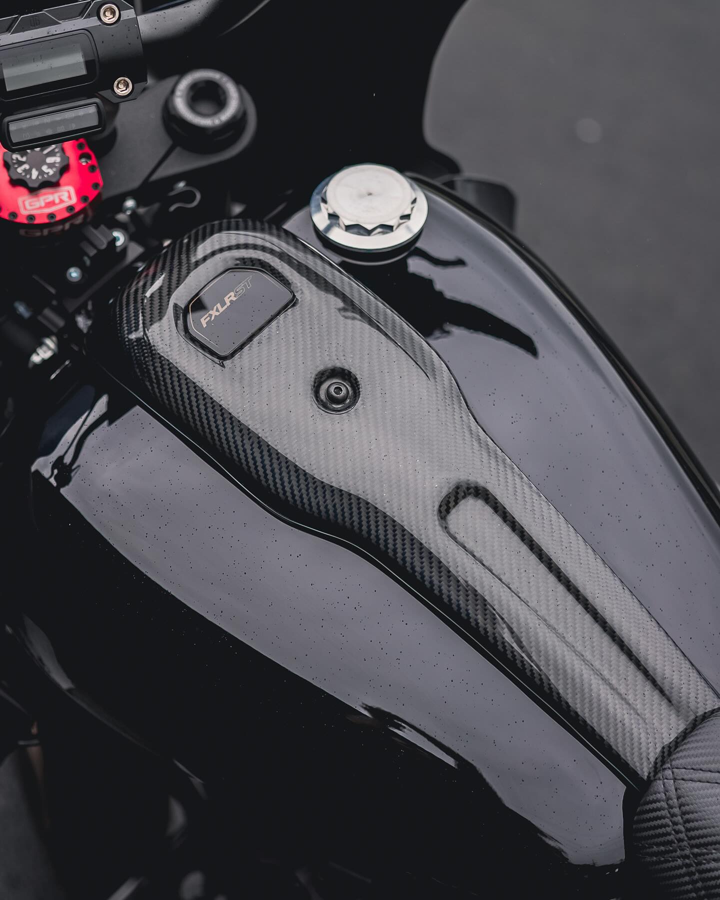 2022 CARBON LOW RIDER ST