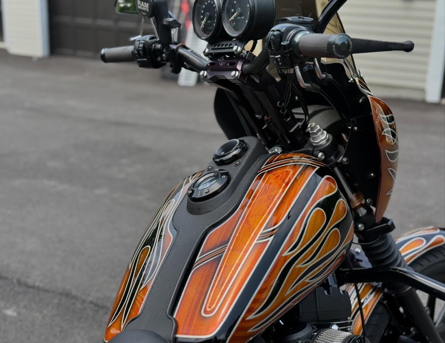 2002 FXDX