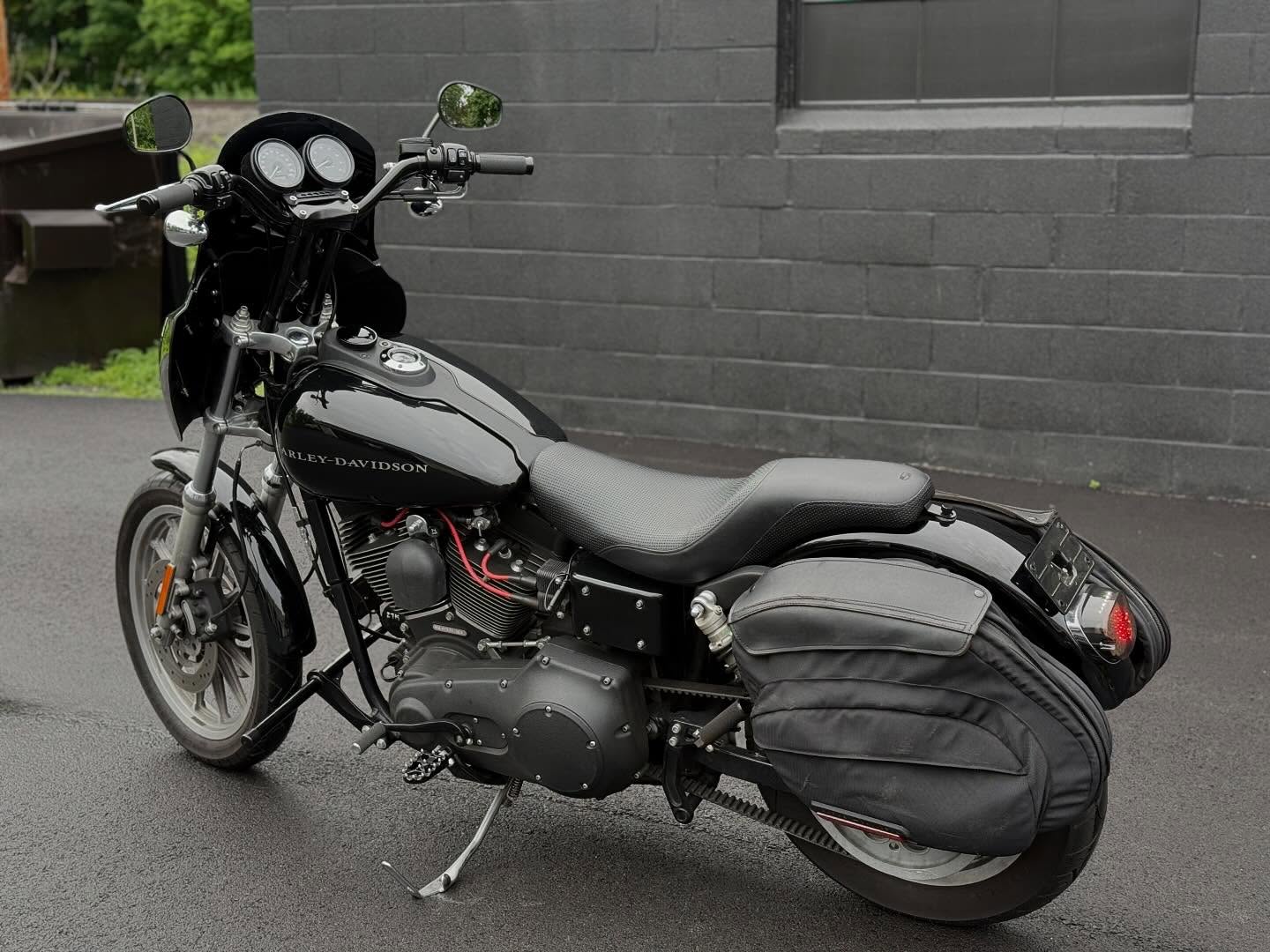 2001 FXDXT