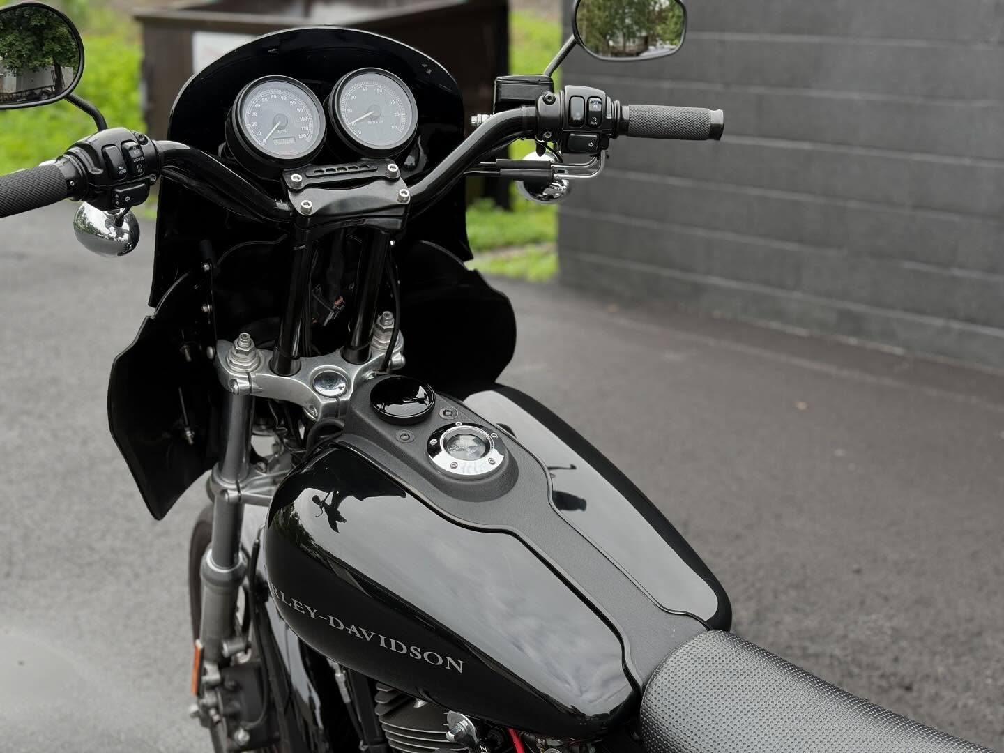 2001 FXDXT