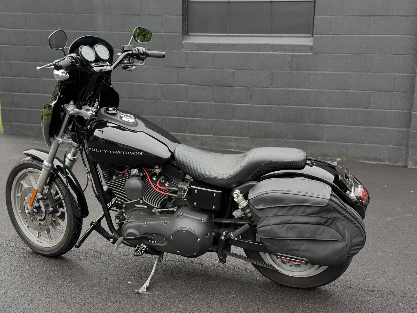 2001 FXDXT