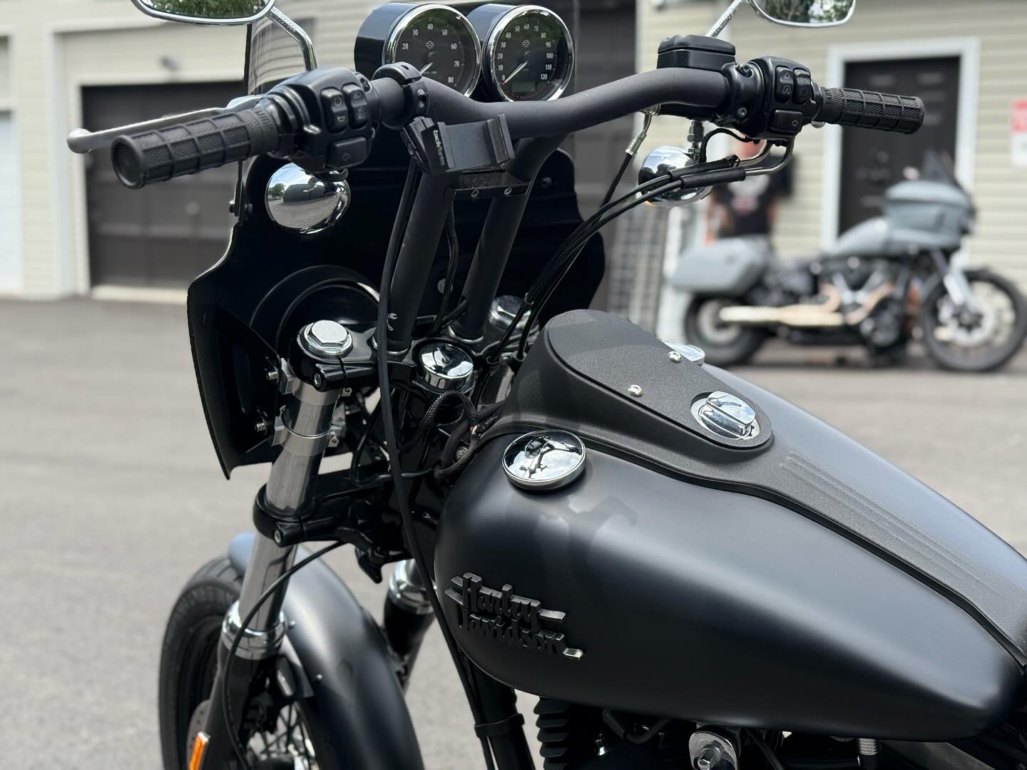 2016 FXDB