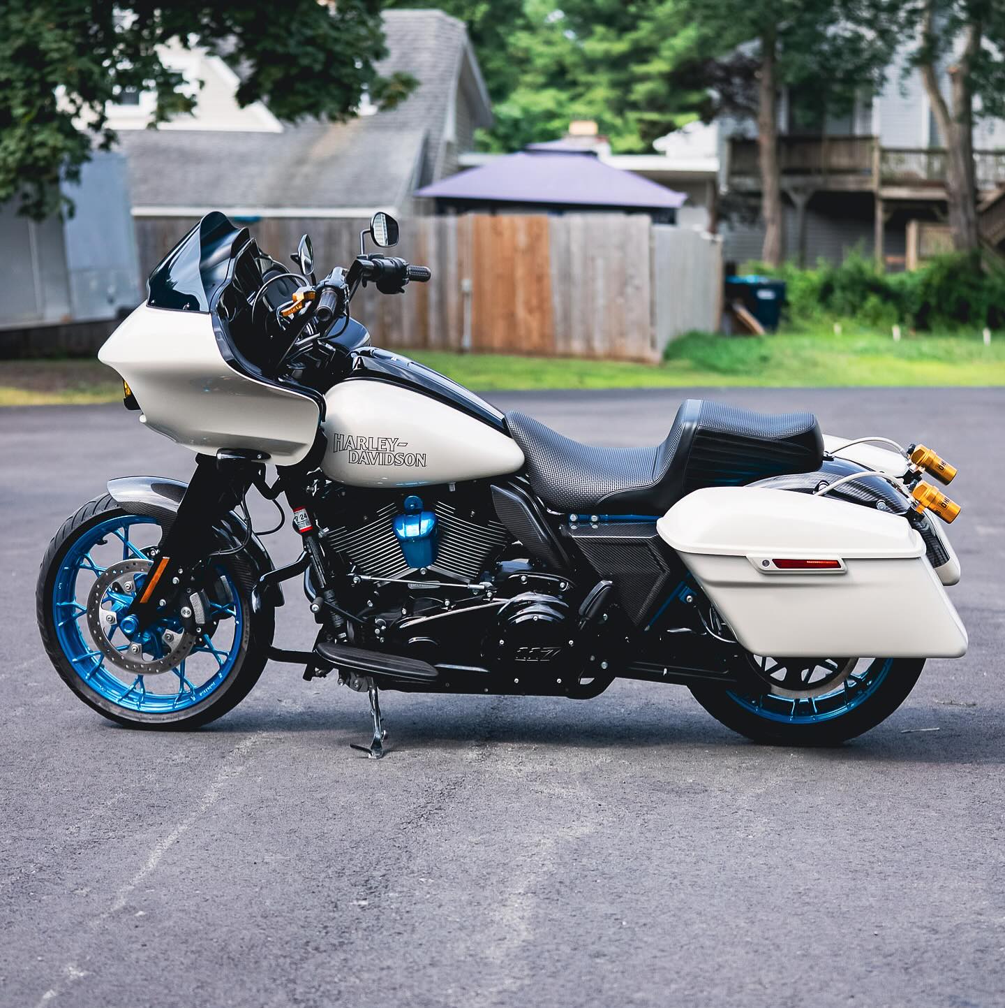 2023 RG ST 128"