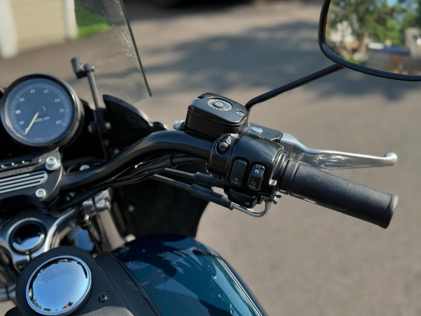 2001 FXDXT