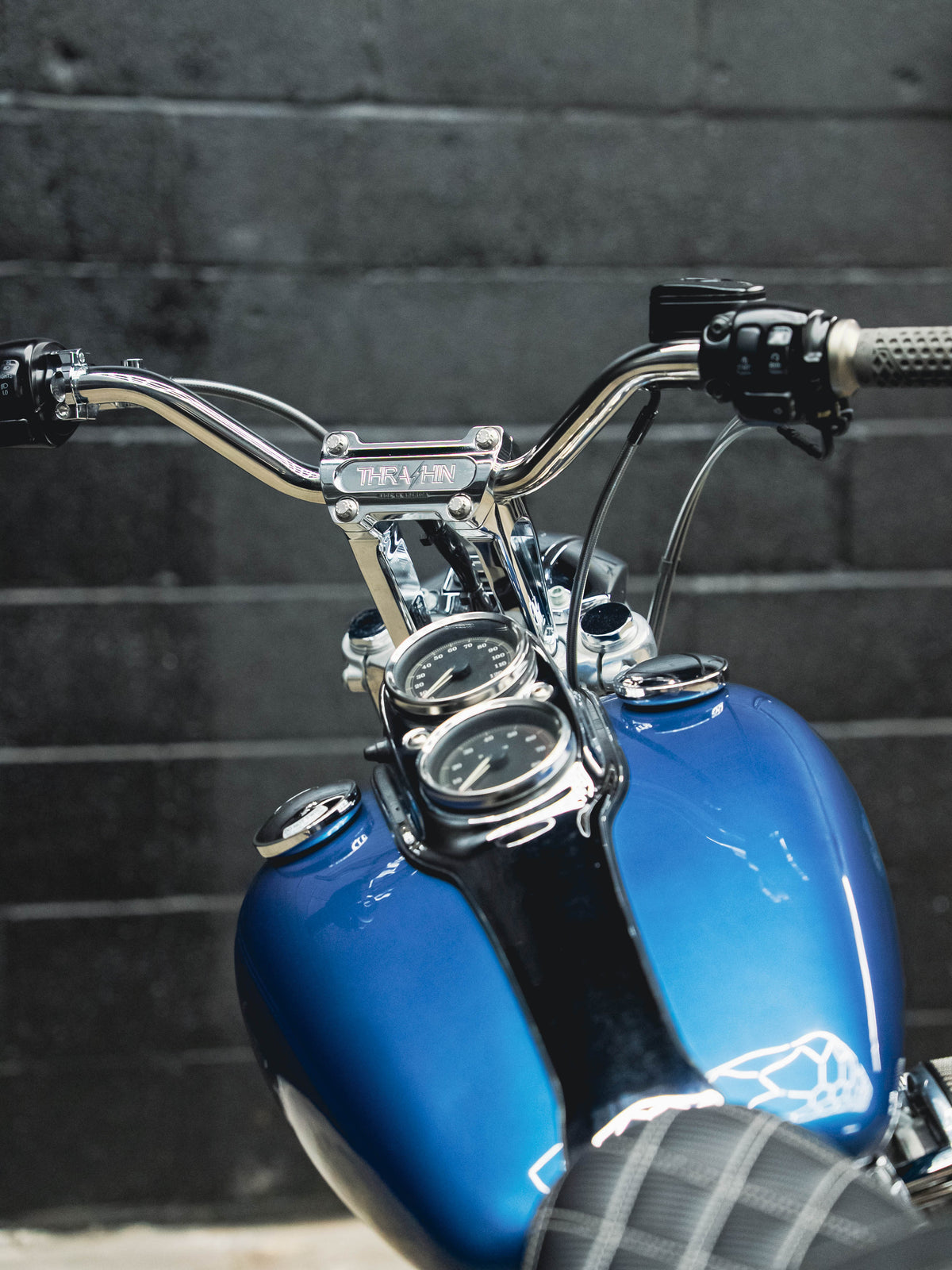 2005 FXDL CHOPPER BLUE PEARL 7K MILES