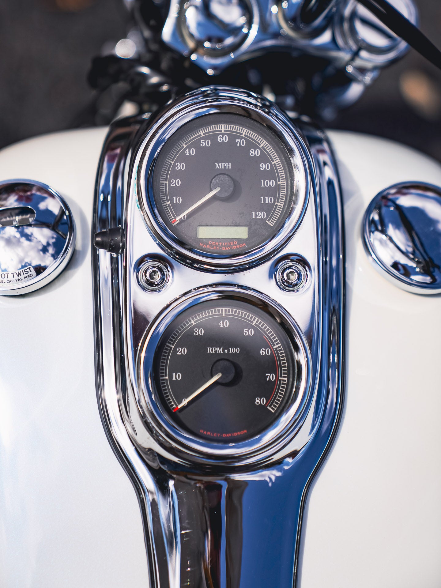 2004 FXDLi