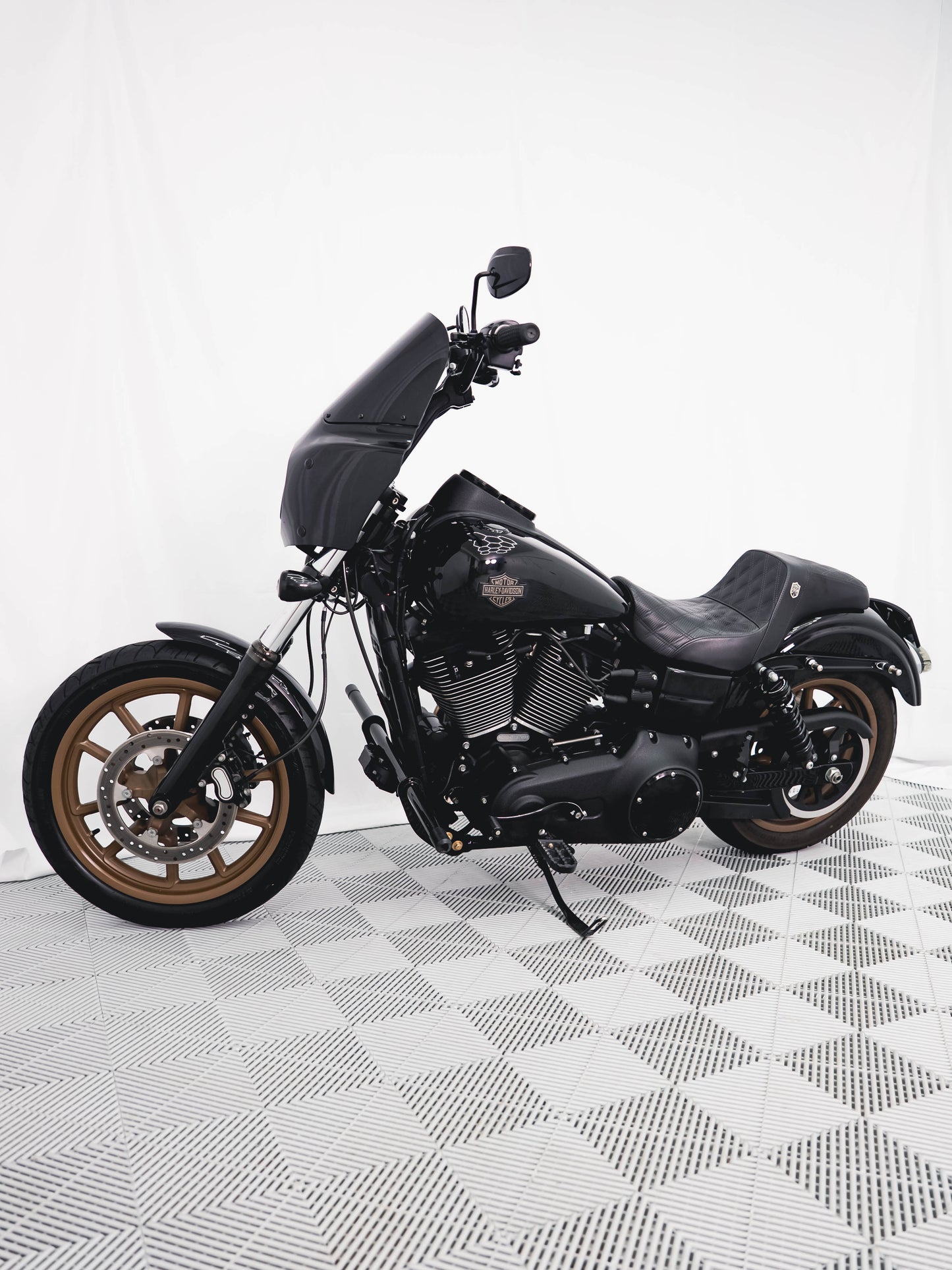 2017 FXDLS