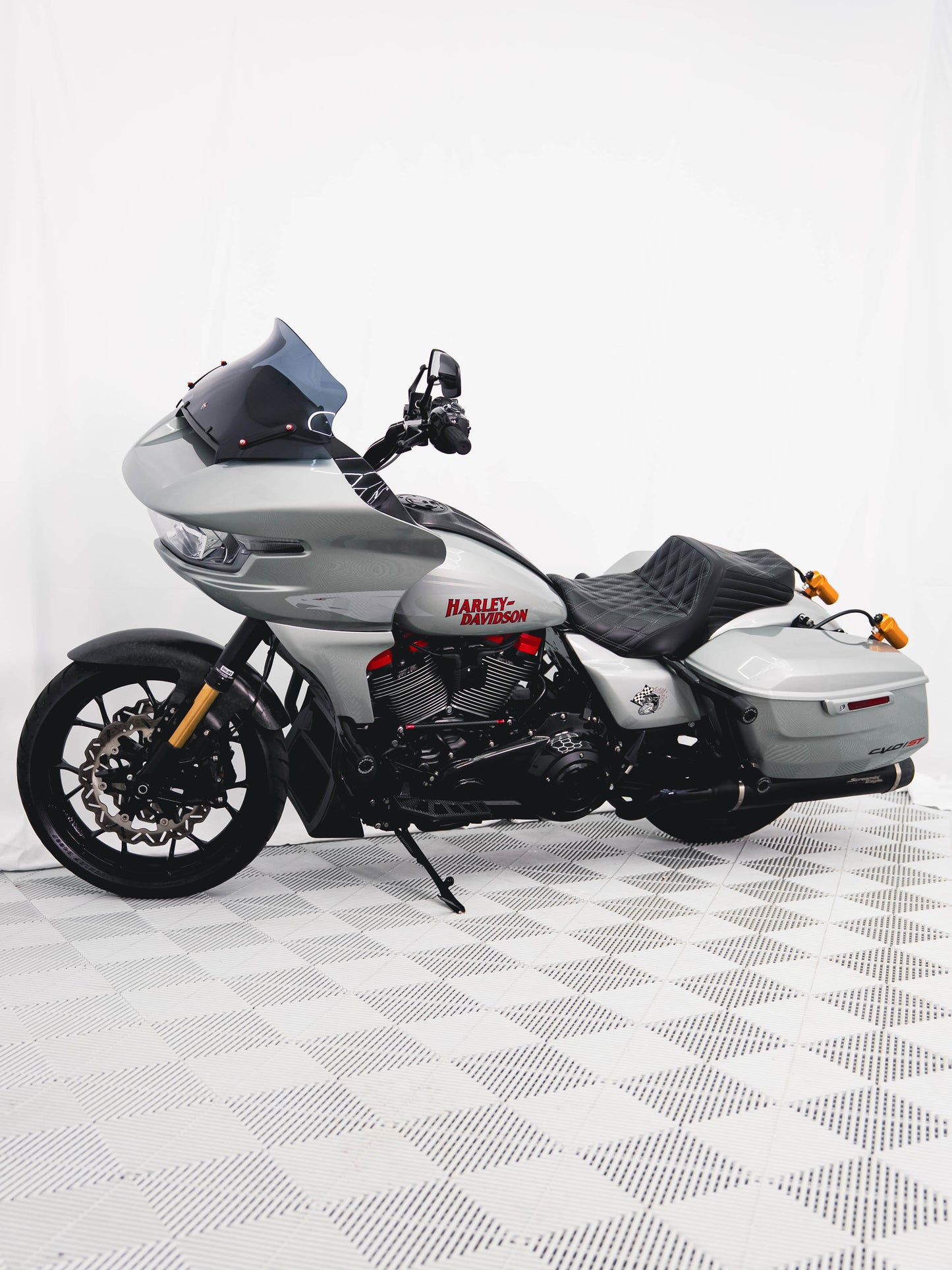2025 CVO ST SE 135" FULL OHLINS