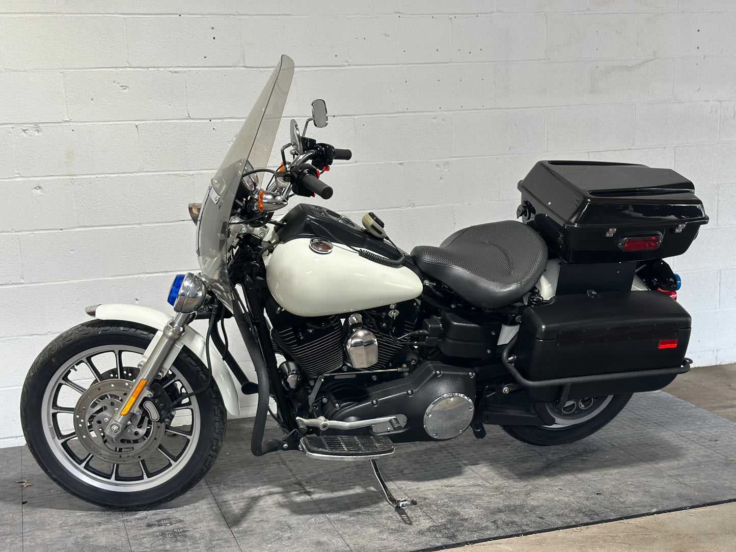 2004 FXDP