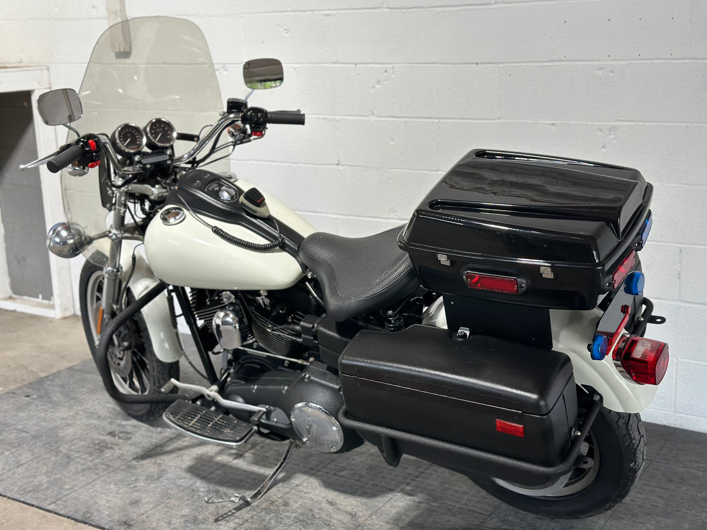 2004 FXDP