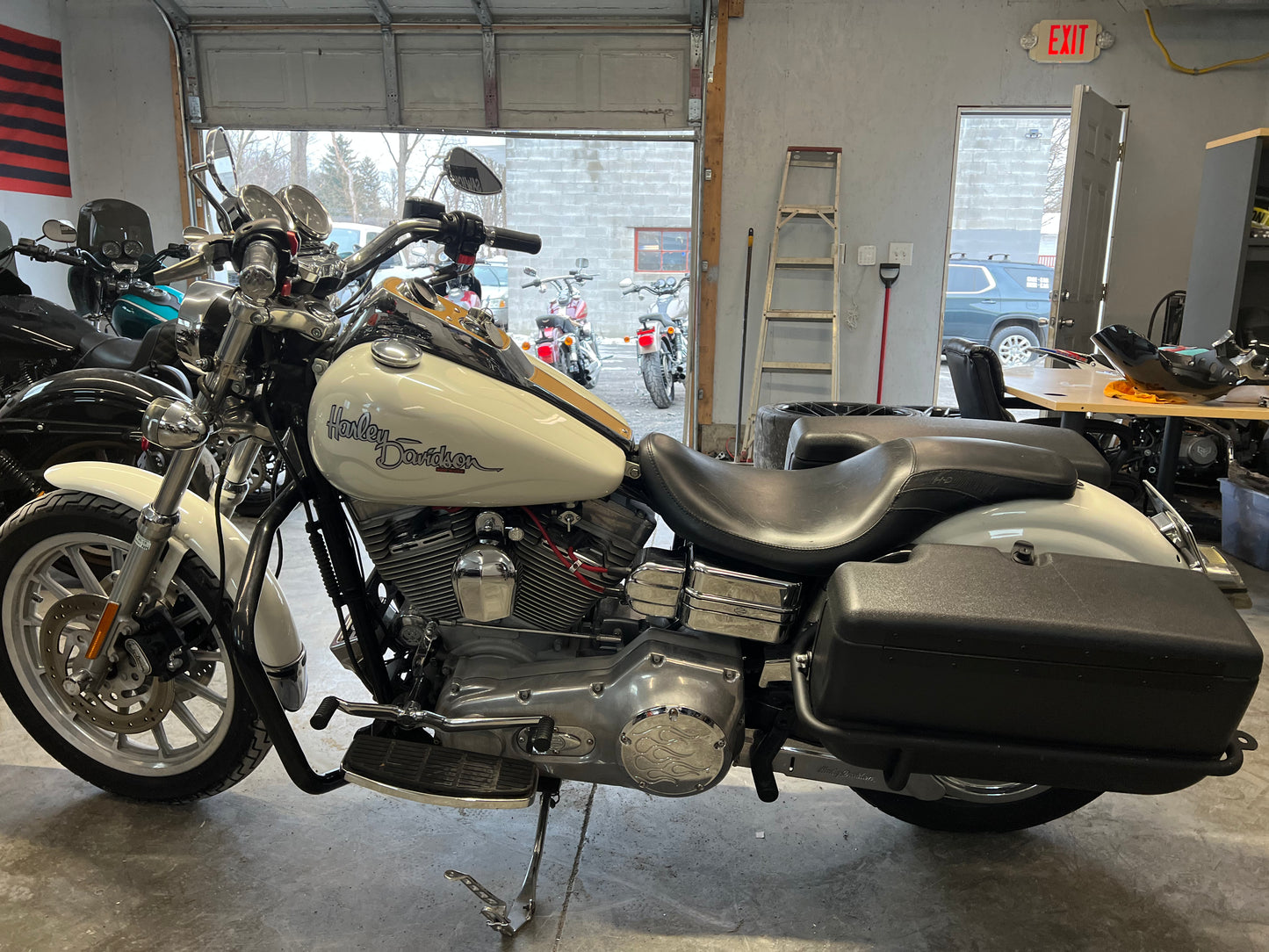 2001 FXDP