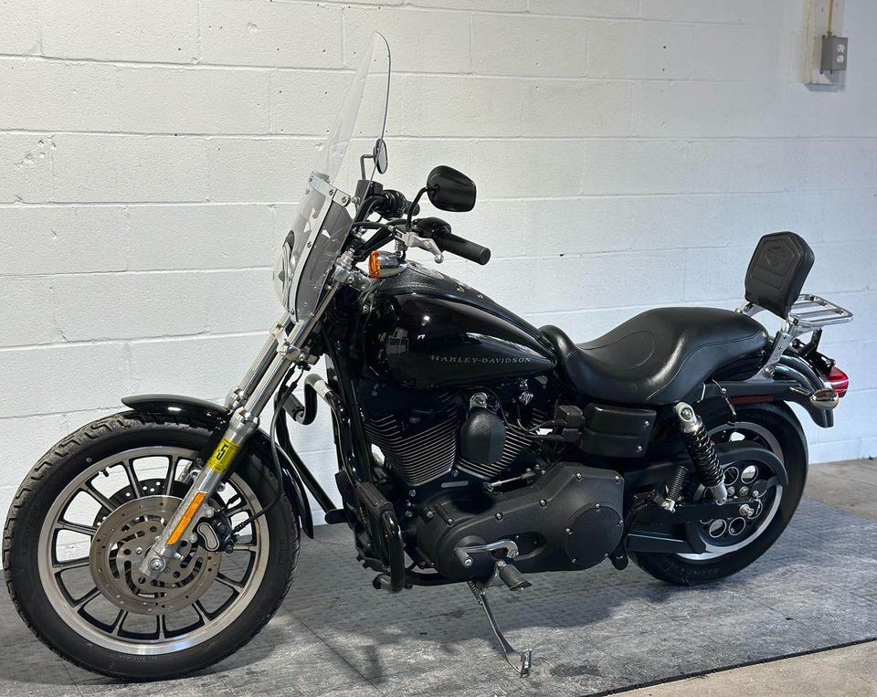 2005 FXDX