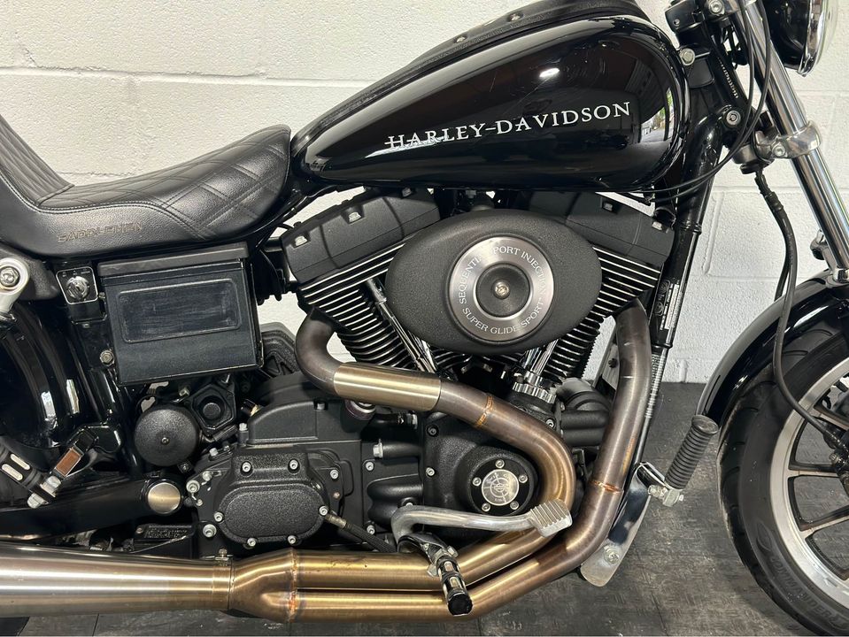 2005 FXDXi