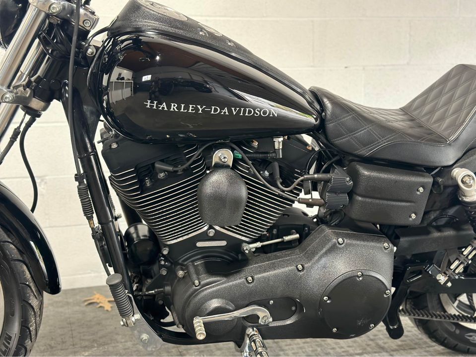 2005 FXDXi