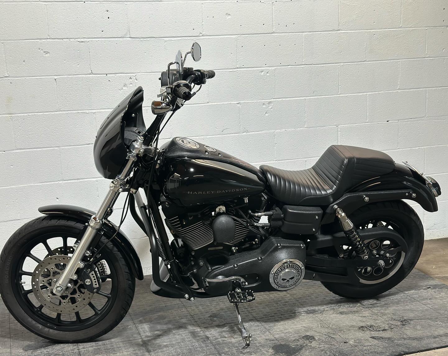 2004 FXDXi