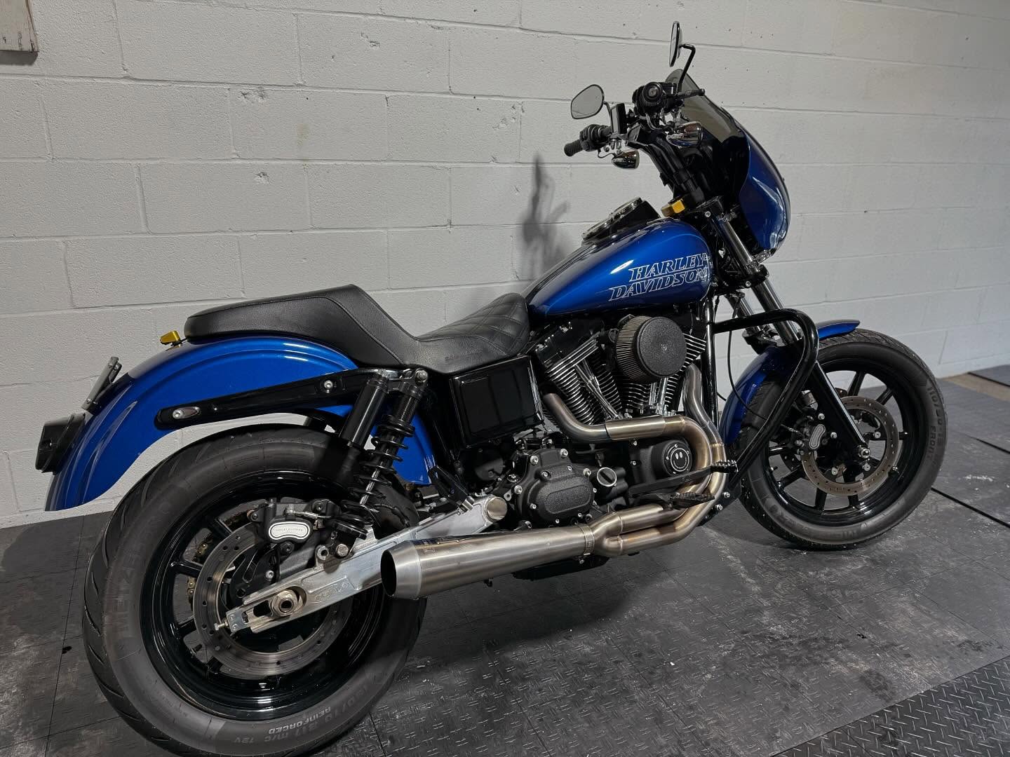2016 FXDL