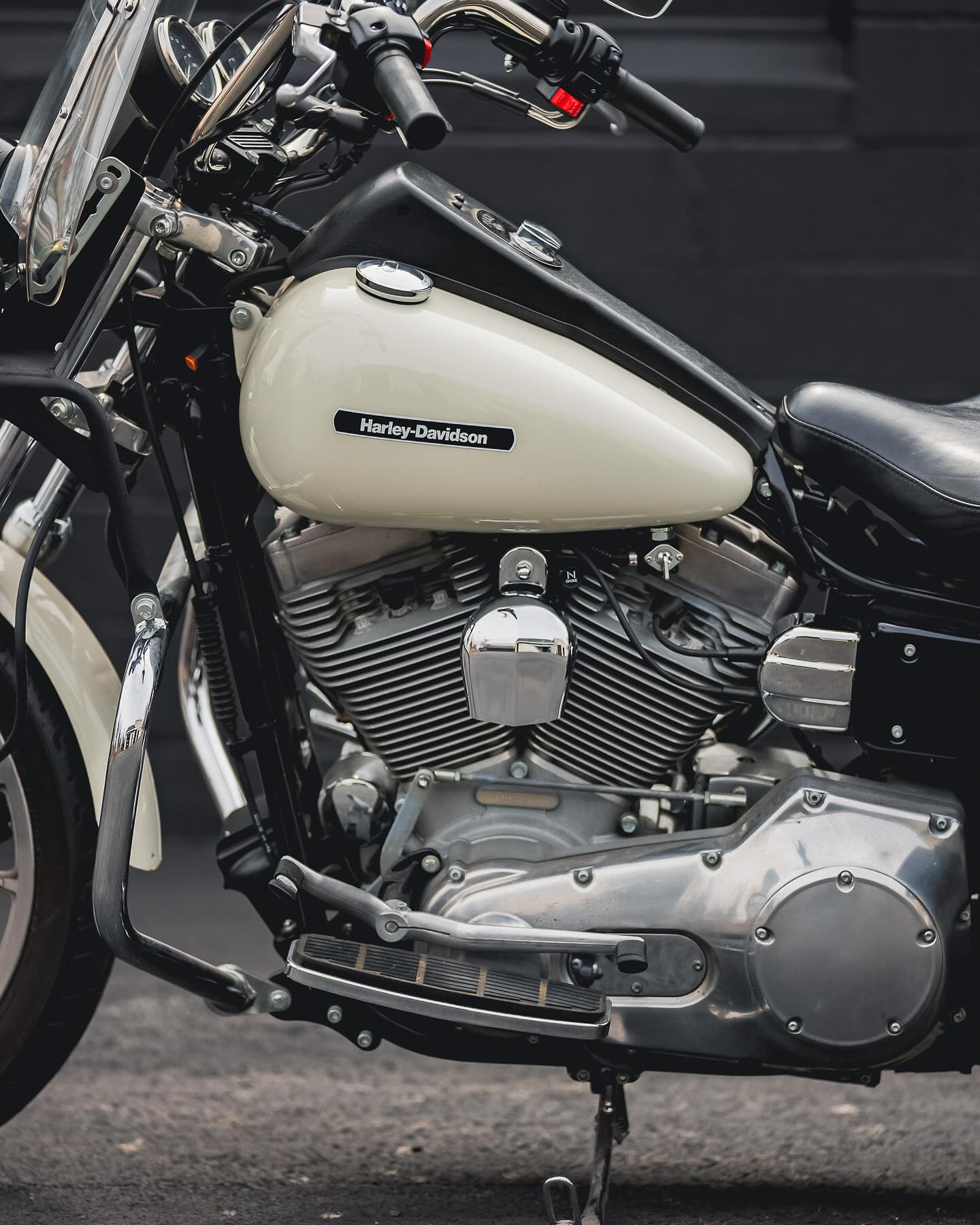 2001 FXDP