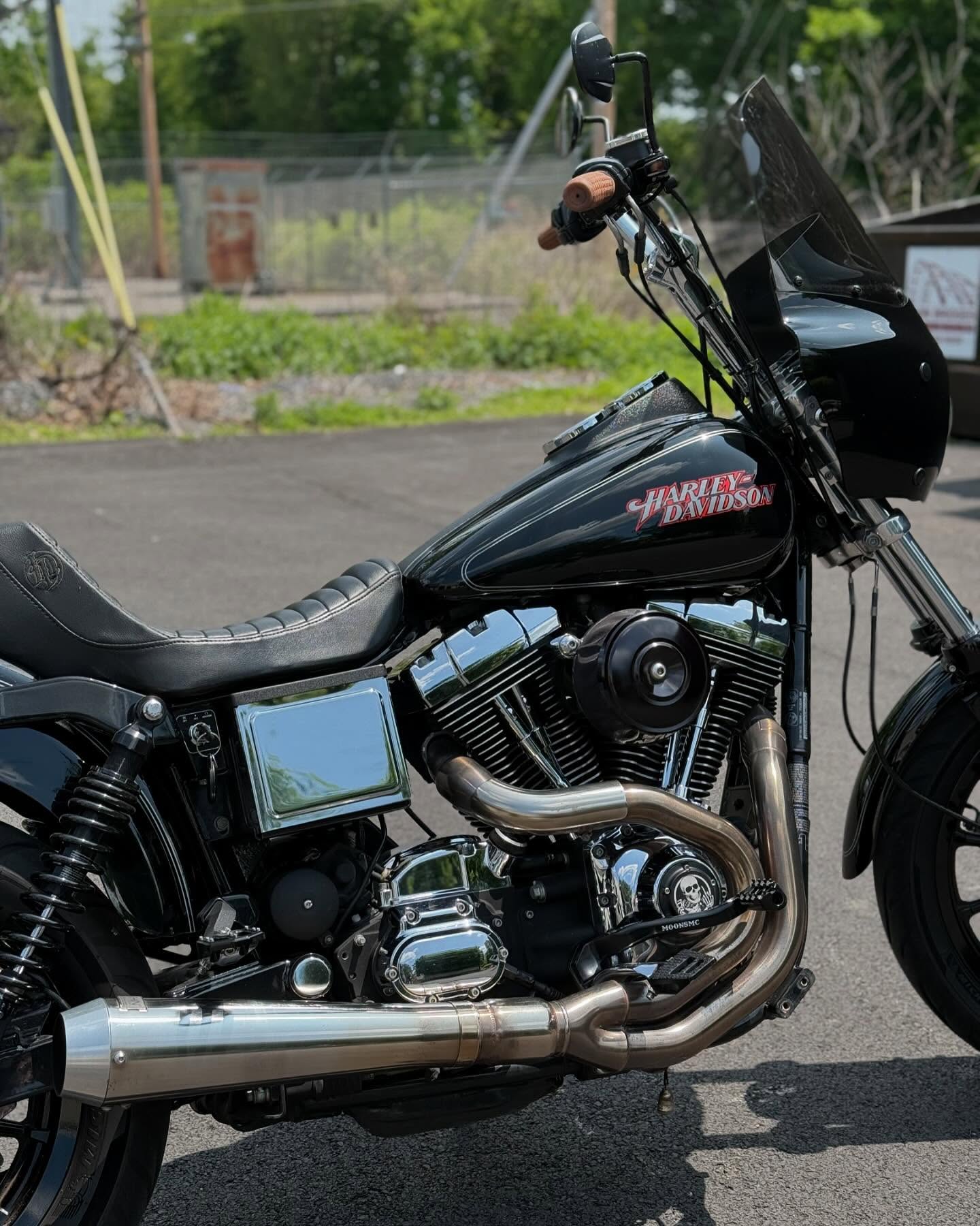 2004 FXDLi