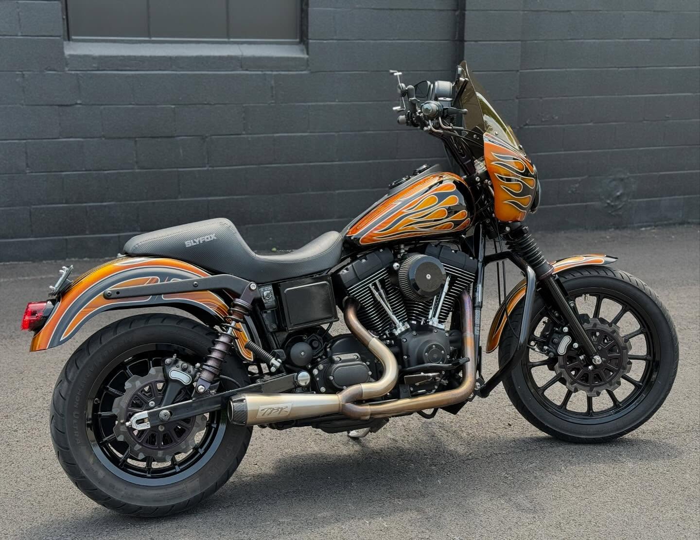 2002 FXDX