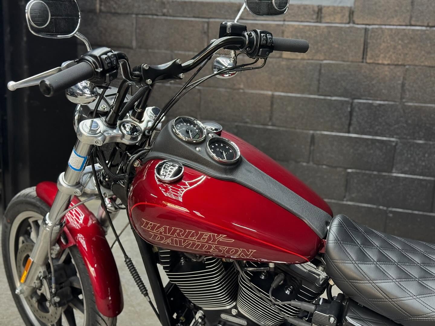 2017 FXDL