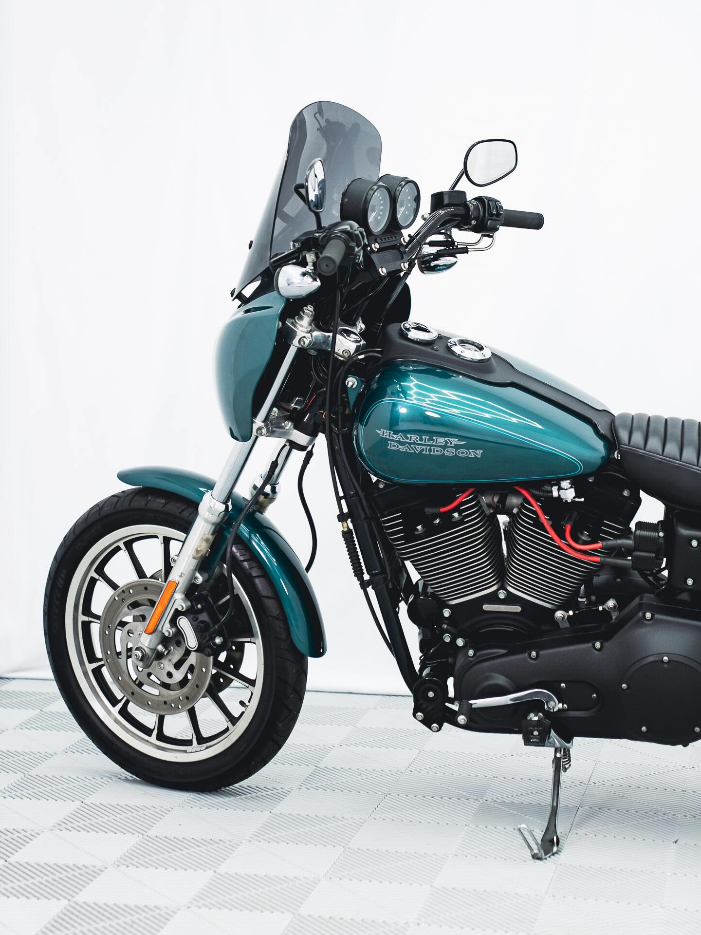2002 FXDXT SUEDE GREEN – Frasermoto