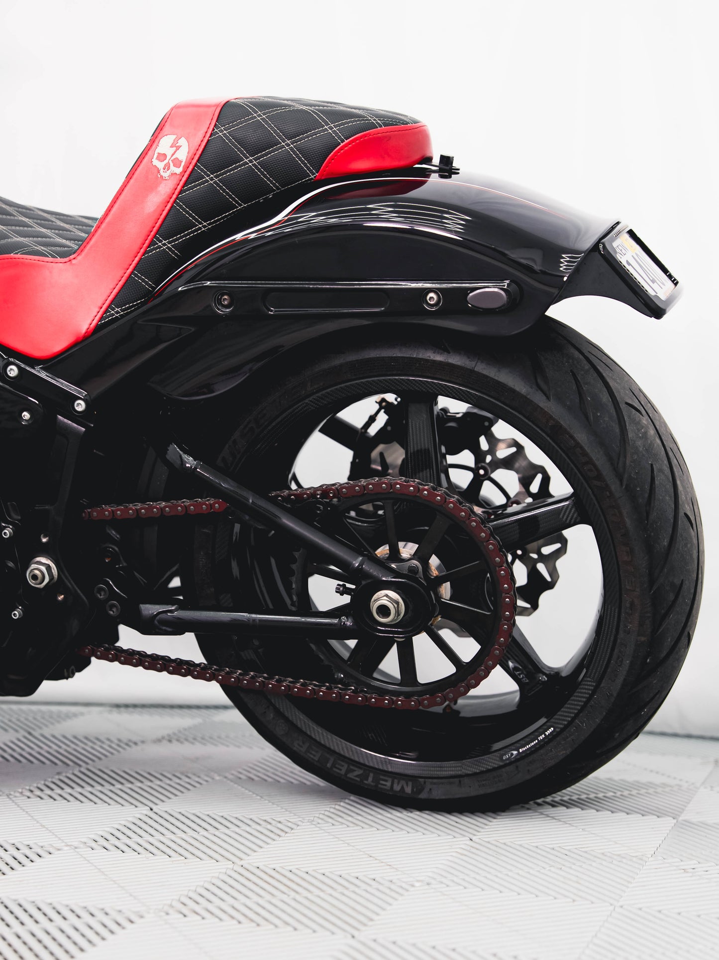 2019 FXDR 182HP/164TQ CARBON WHEELS