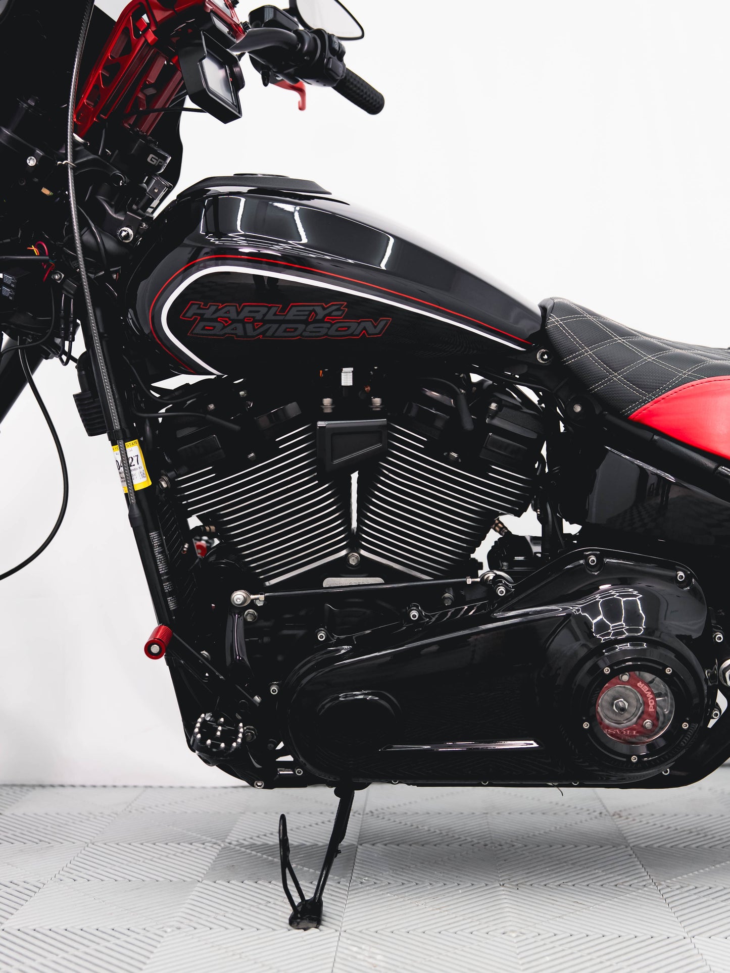 2019 FXDR 182HP/164TQ CARBON WHEELS