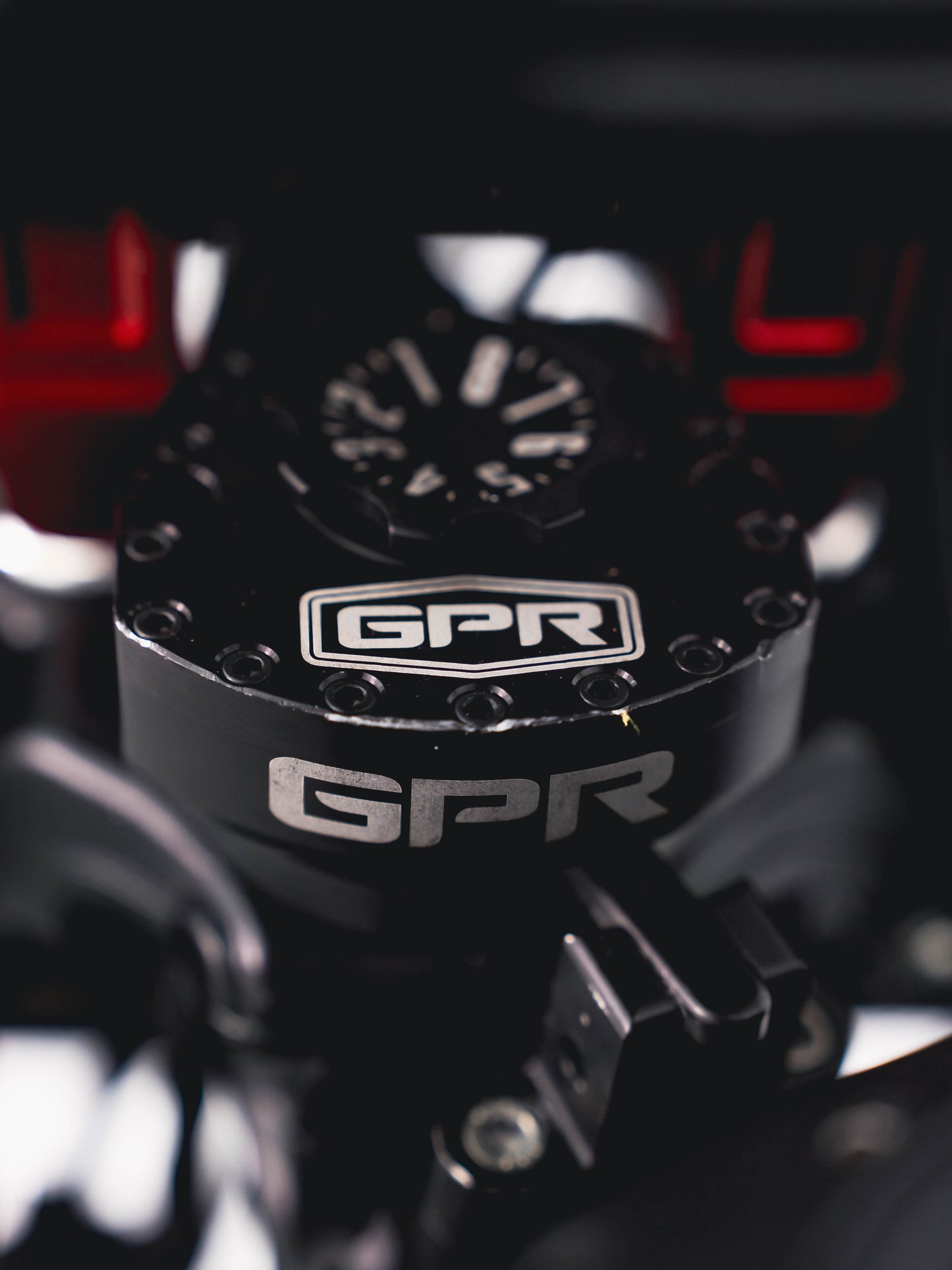 2019 FXDR 182HP/164TQ CARBON WHEELS