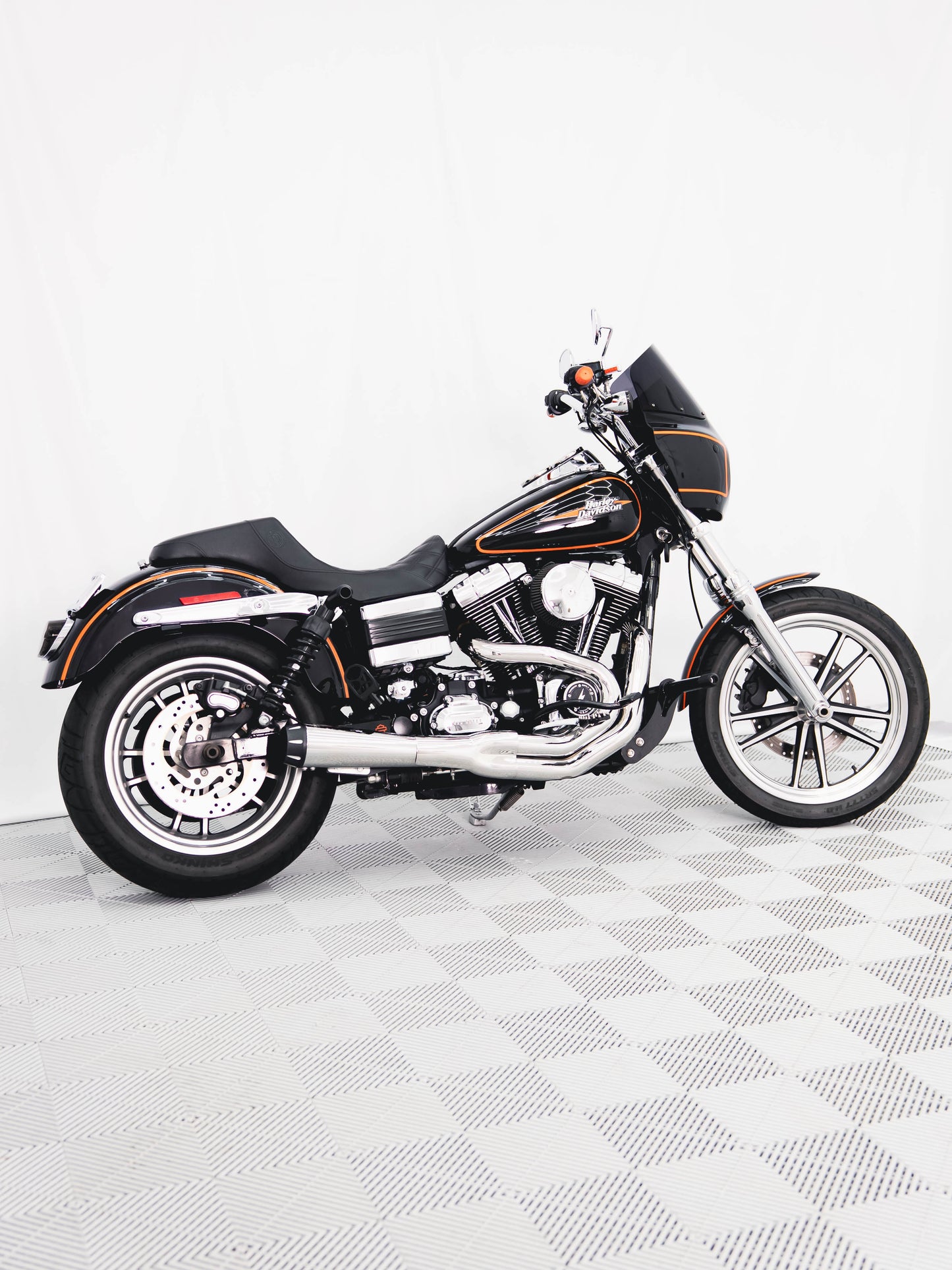 2009 FXDL 9k MILES!