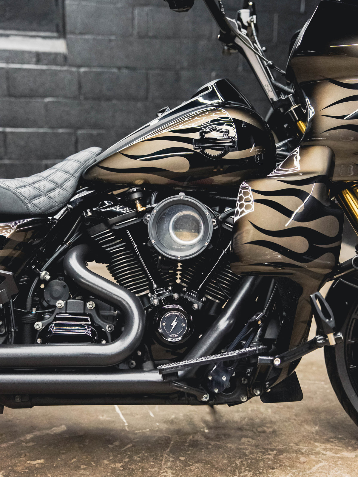 2018 ROAD KING 124"