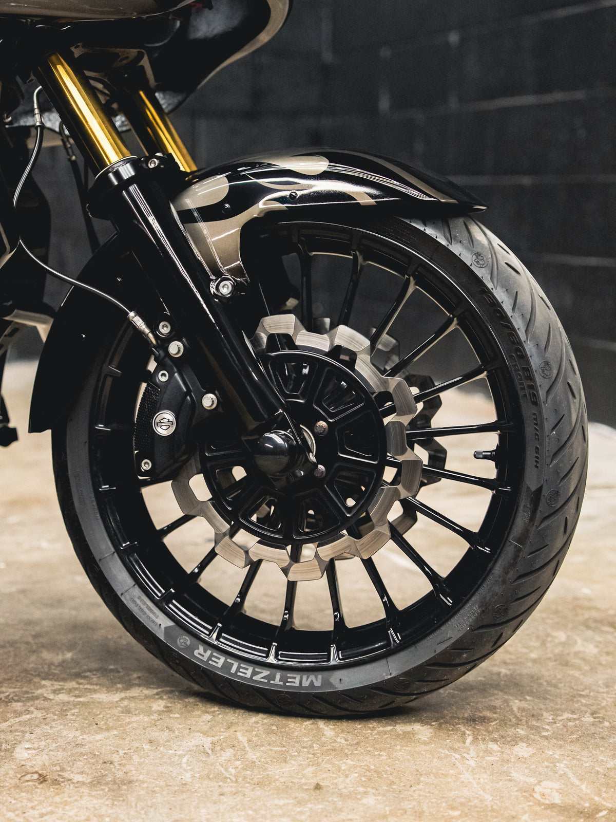 2018 ROAD KING 124"