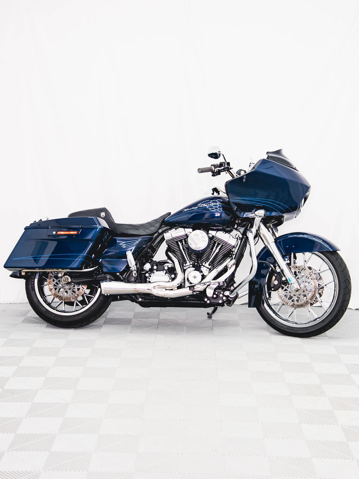 2013 ROAD GLIDE BIG BLUE PEARL
