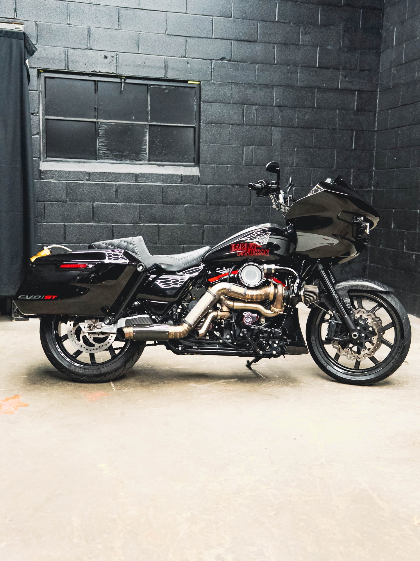2024 CVO ST 205HP! 2k MILES!