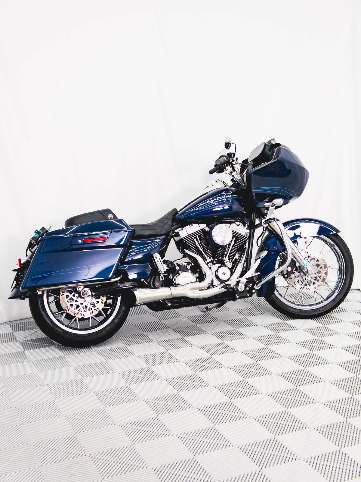 2013 ROAD GLIDE BIG BLUE PEARL