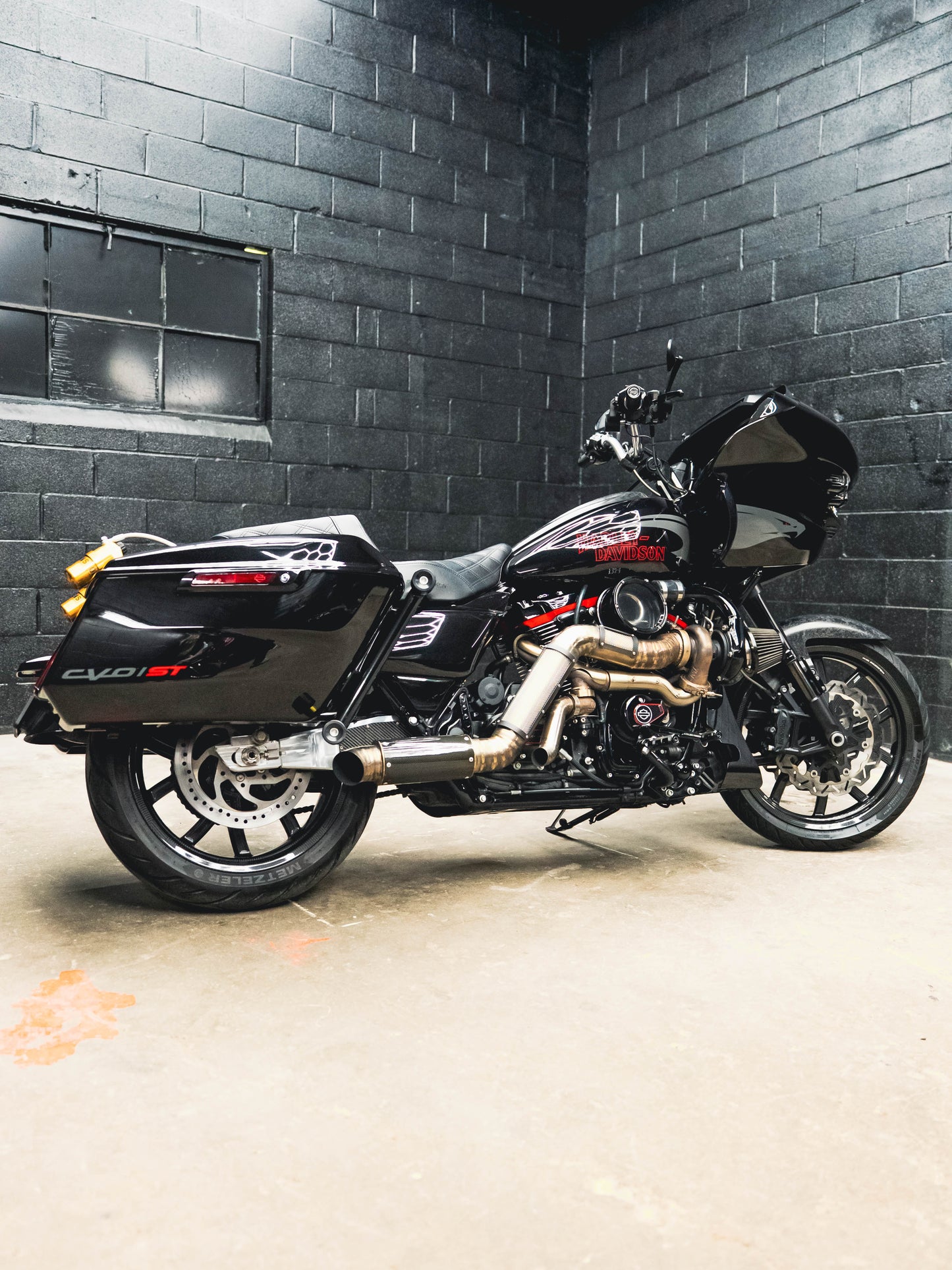 2024 CVO ST 205HP! 2k MILES!