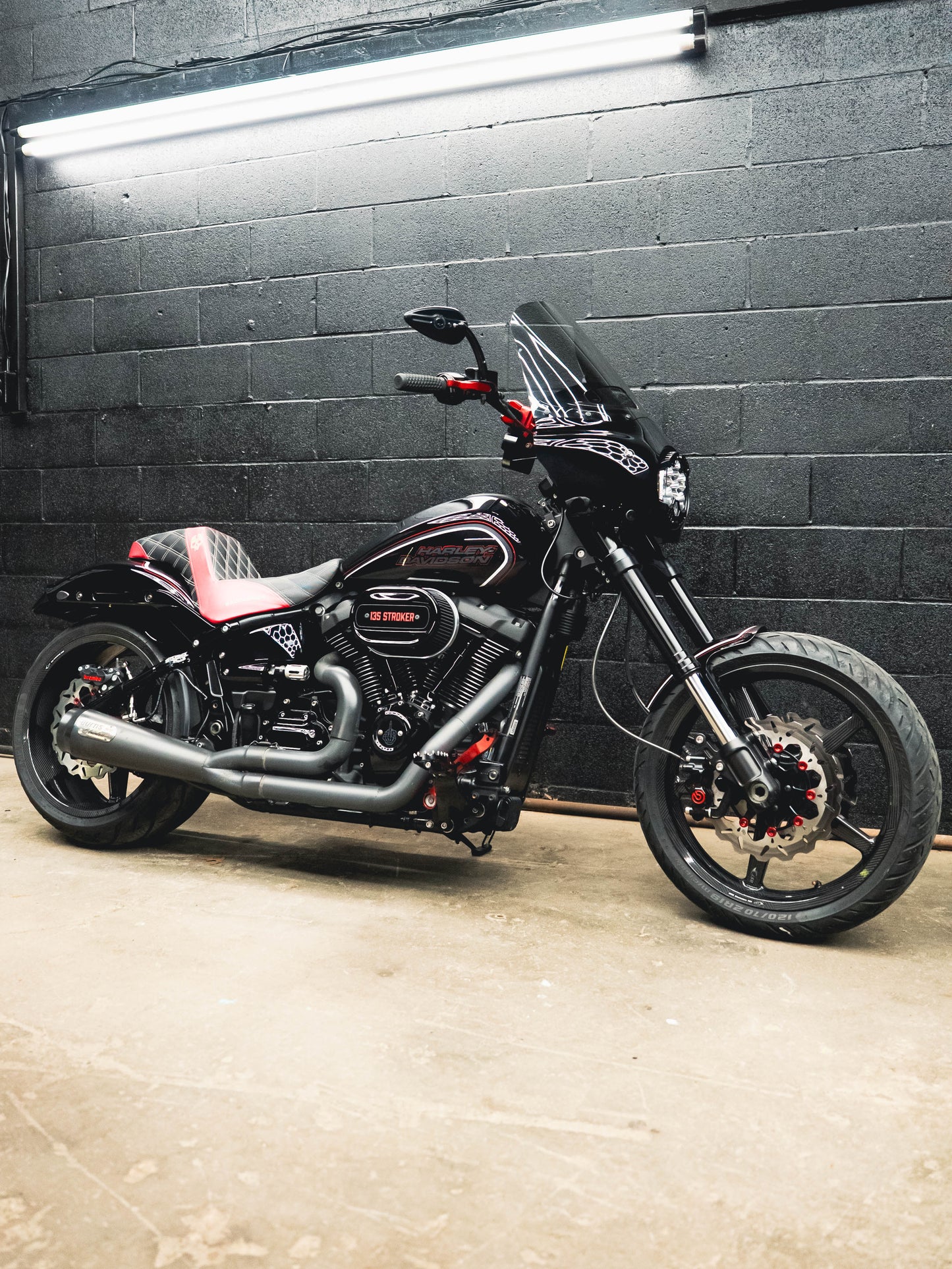2019 FXDR 182HP/164TQ CARBON WHEELS