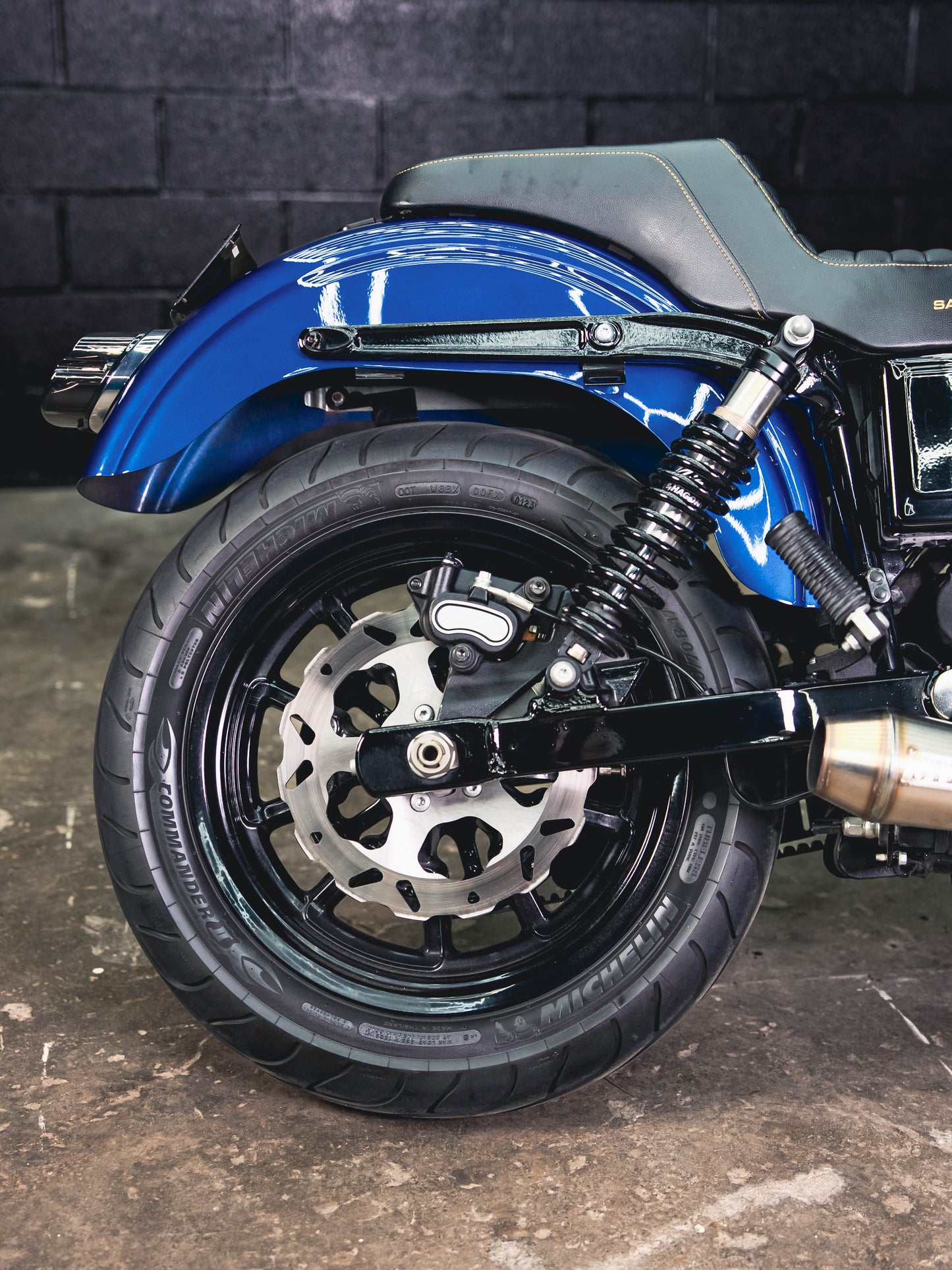 2016 FXDL