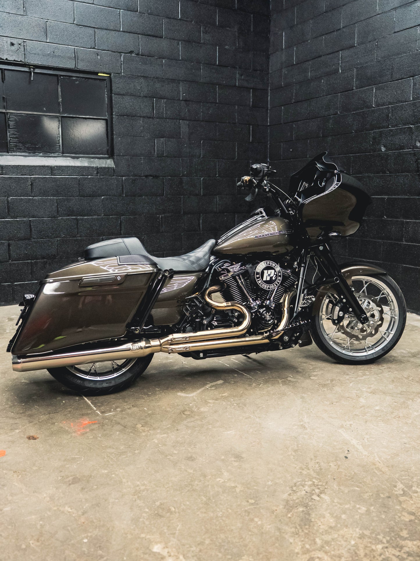 2020 ROAD GLIDE RIVER ROCK GREY